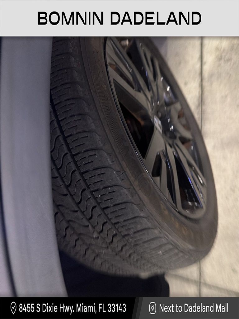 2021 Honda Pilot Special Edition photo 3