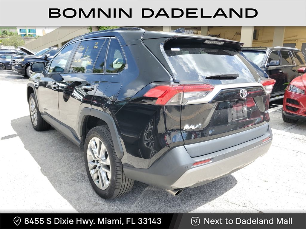 2022 Toyota RAV4 Limited photo 3