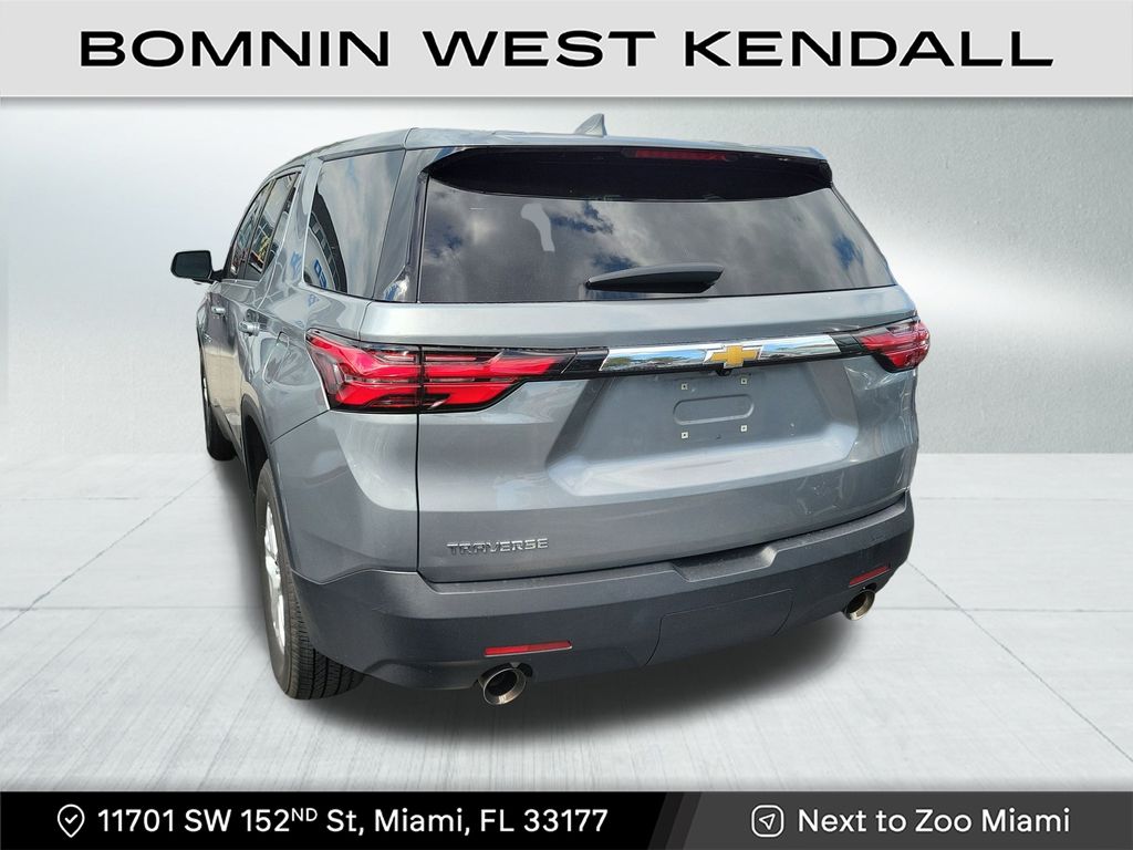 2023 Chevrolet Traverse 1LS photo 3