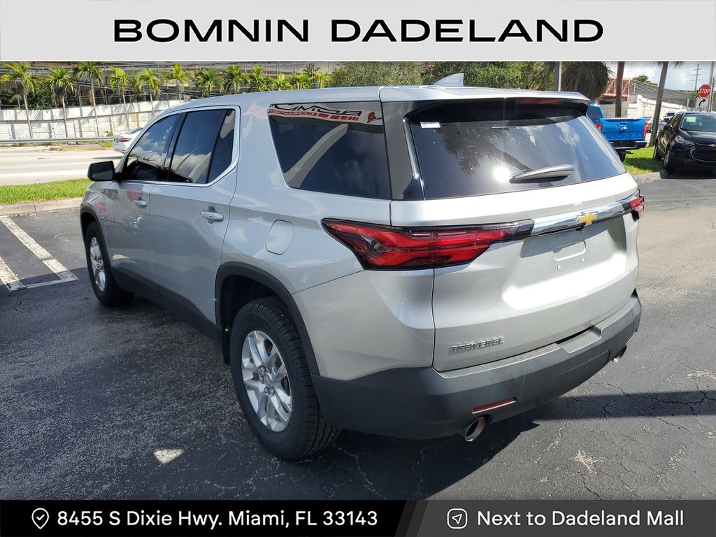 2022 Chevrolet Traverse LS photo 3