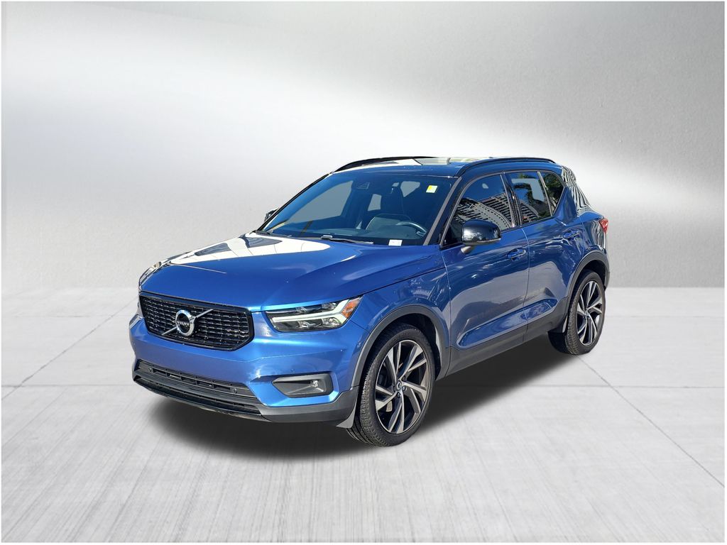2020 Volvo XC40 T5 R-Design photo 2