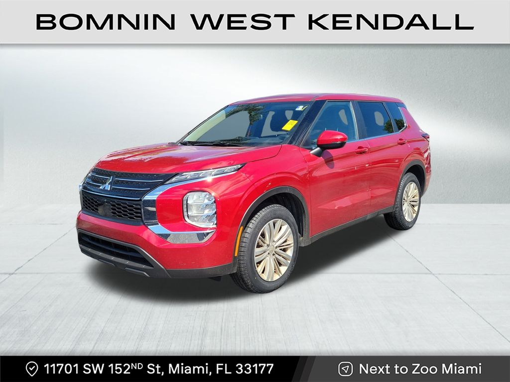 2024 Mitsubishi Outlander ES photo 2