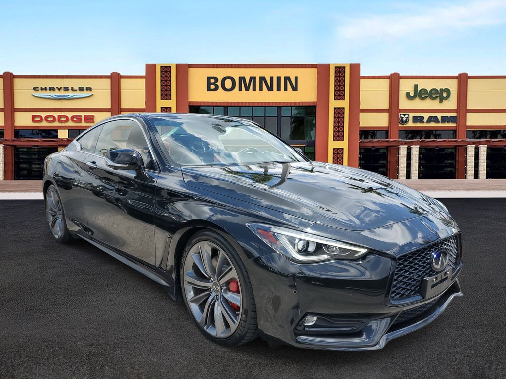 2022 Infiniti Q60 Red Sport 400 photo 2