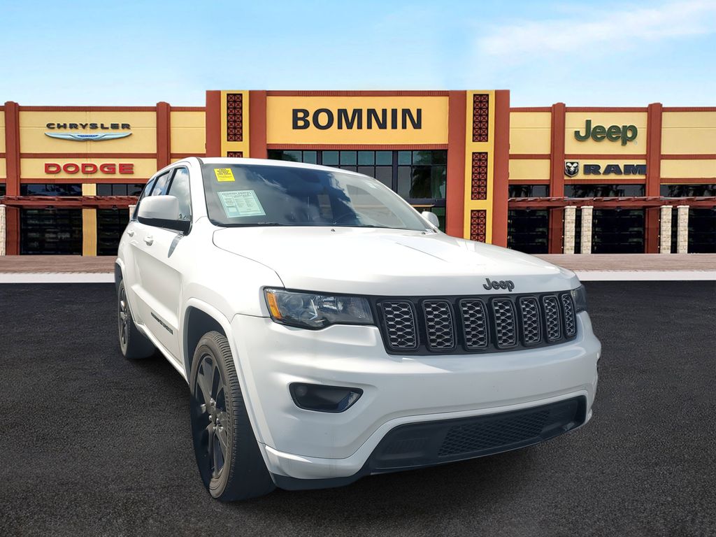 2021 Jeep Grand Cherokee Laredo X photo 2