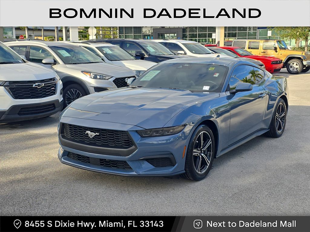 2025 Ford Mustang EcoBoost photo 2