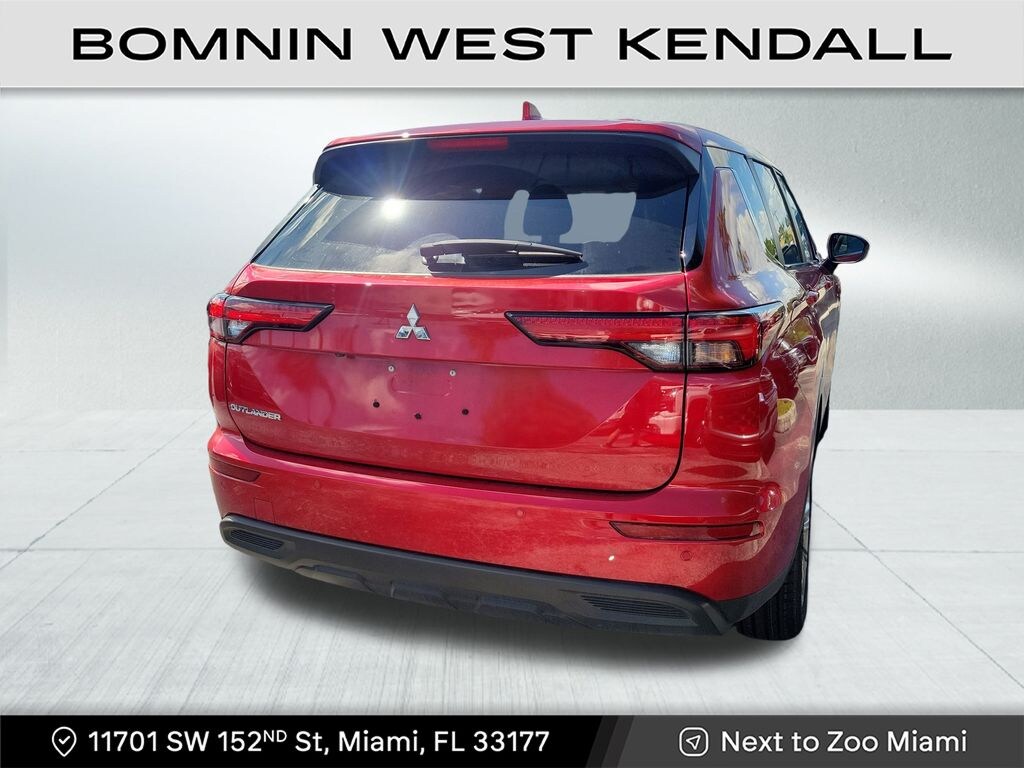 Used 2024 Mitsubishi Outlander ES SUV