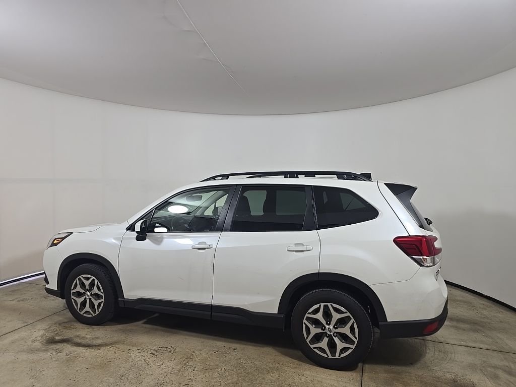 2024 Subaru Forester Premium Base photo 3