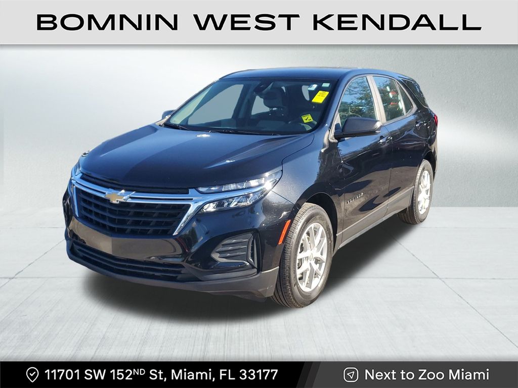 2023 Chevrolet Equinox LS photo 2
