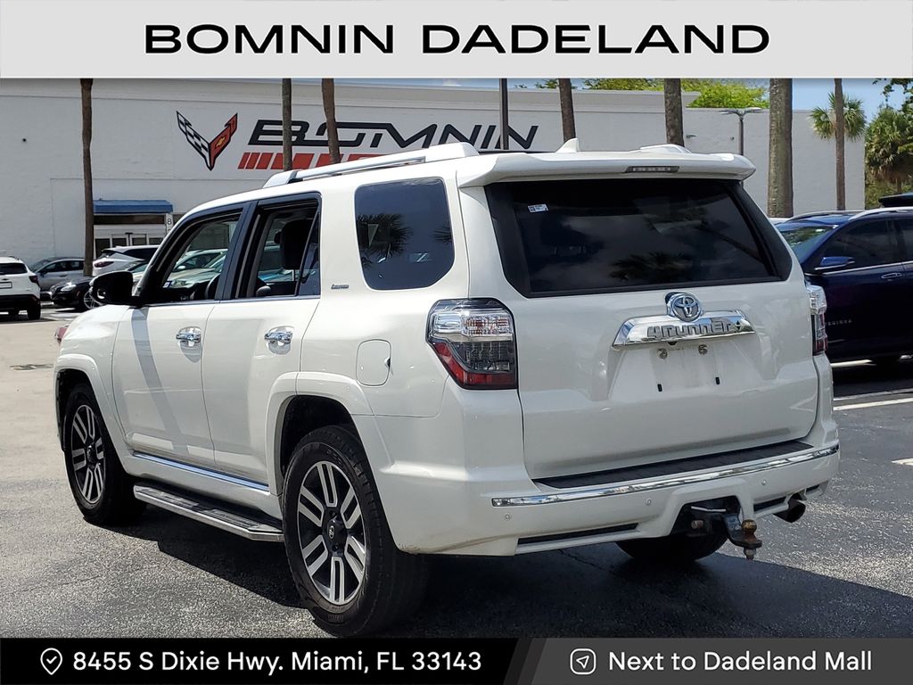 2019 Toyota 4Runner SR5 photo 3