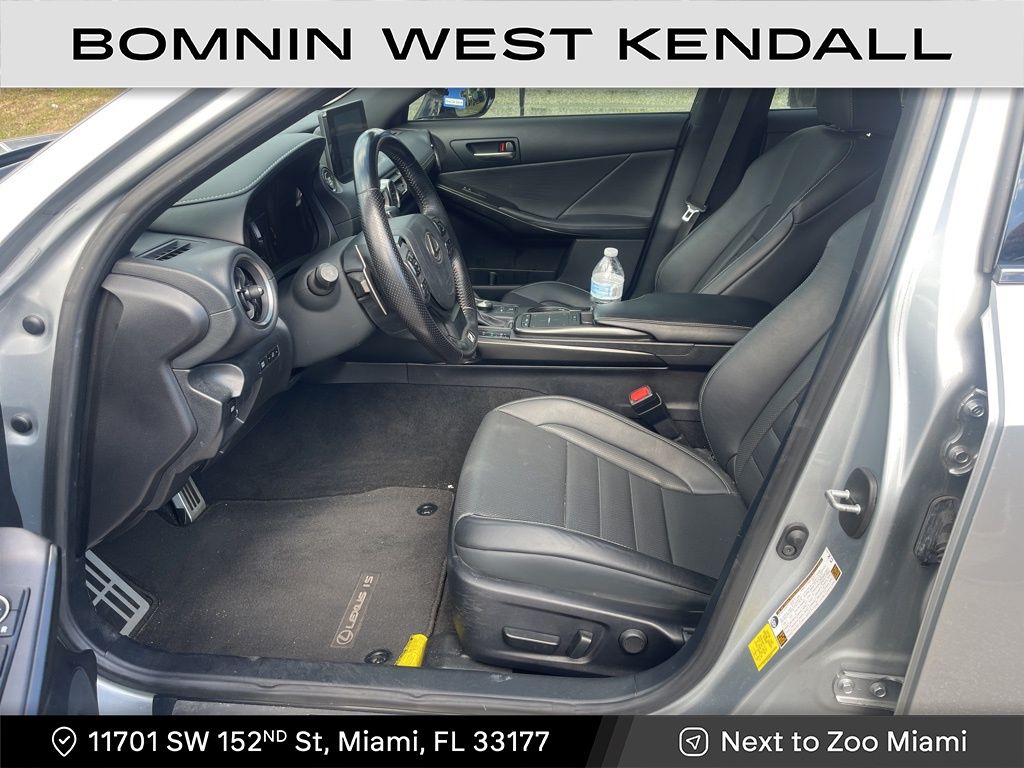 2021 Lexus IS 350 F SPORT photo 4