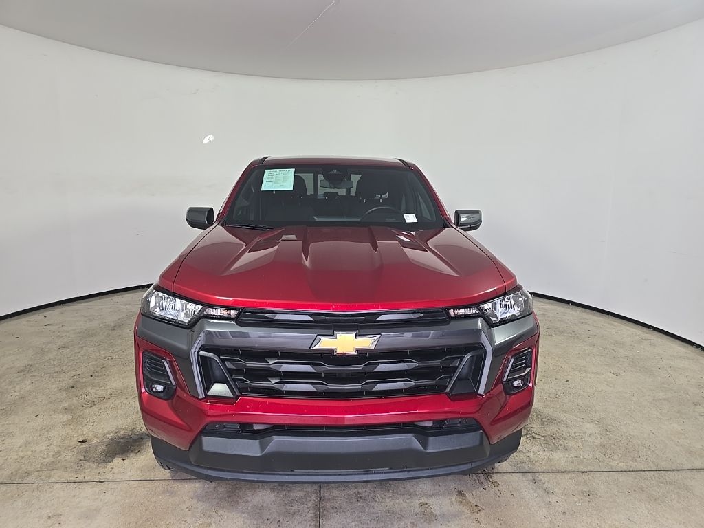 2024 Chevrolet Colorado LT photo 3