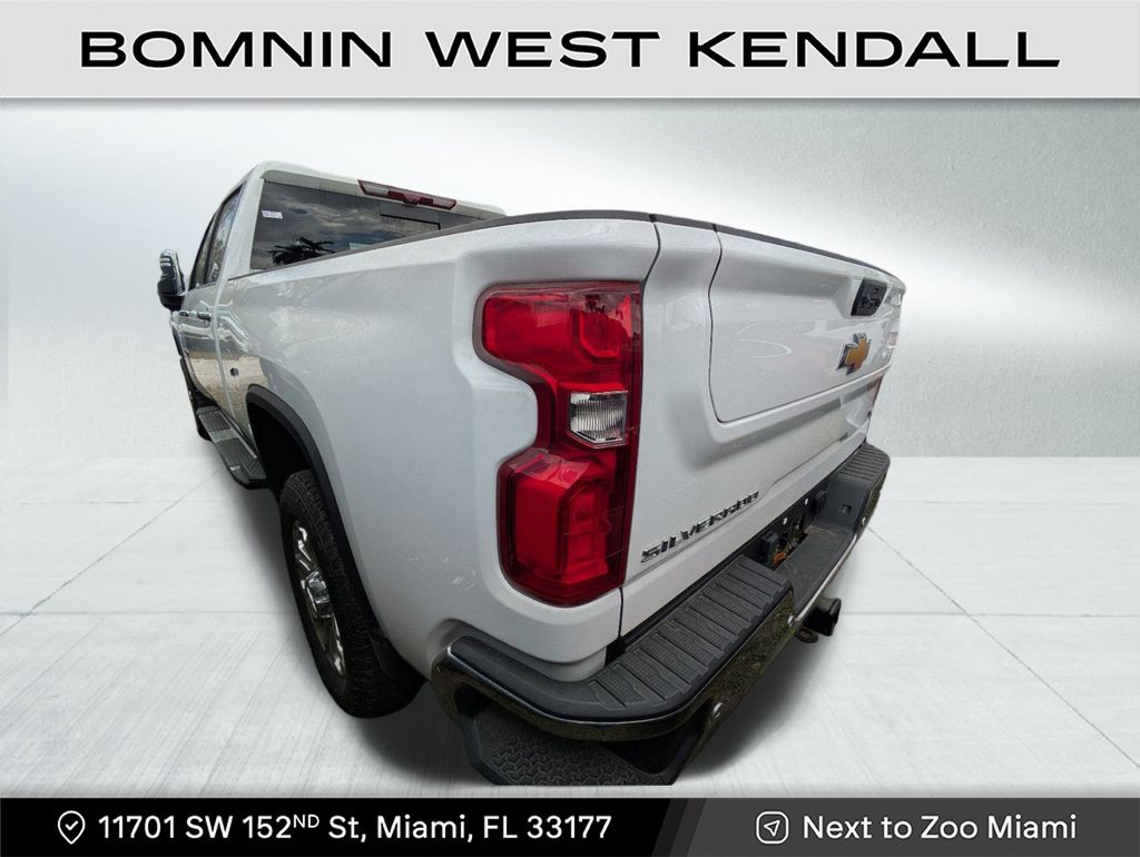 2024 Chevrolet Silverado 2500HD LTZ photo 3