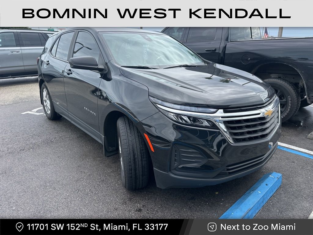 2023 Chevrolet Equinox LS photo 2
