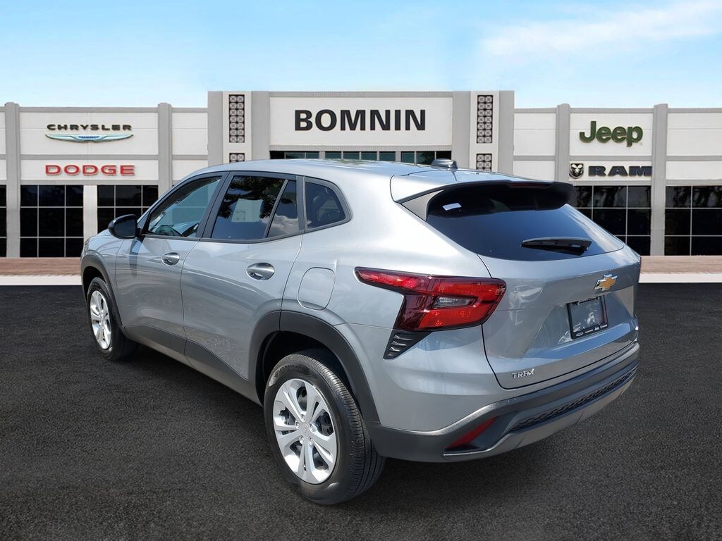 Used 2024 Chevrolet Trax LS SUV