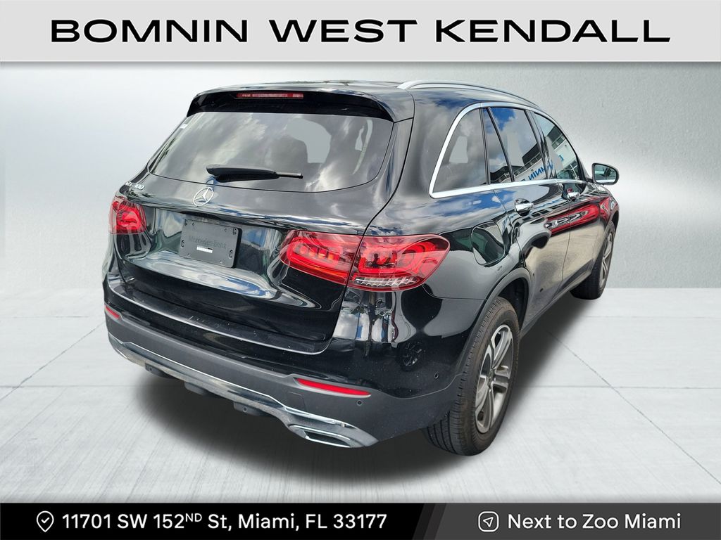 2022 Mercedes Benz GLC 300 photo 4