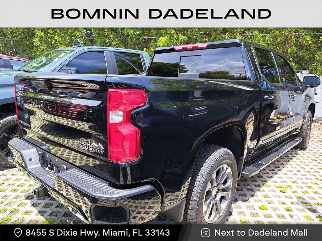 2025 Chevrolet Silverado 1500 High Country photo 4