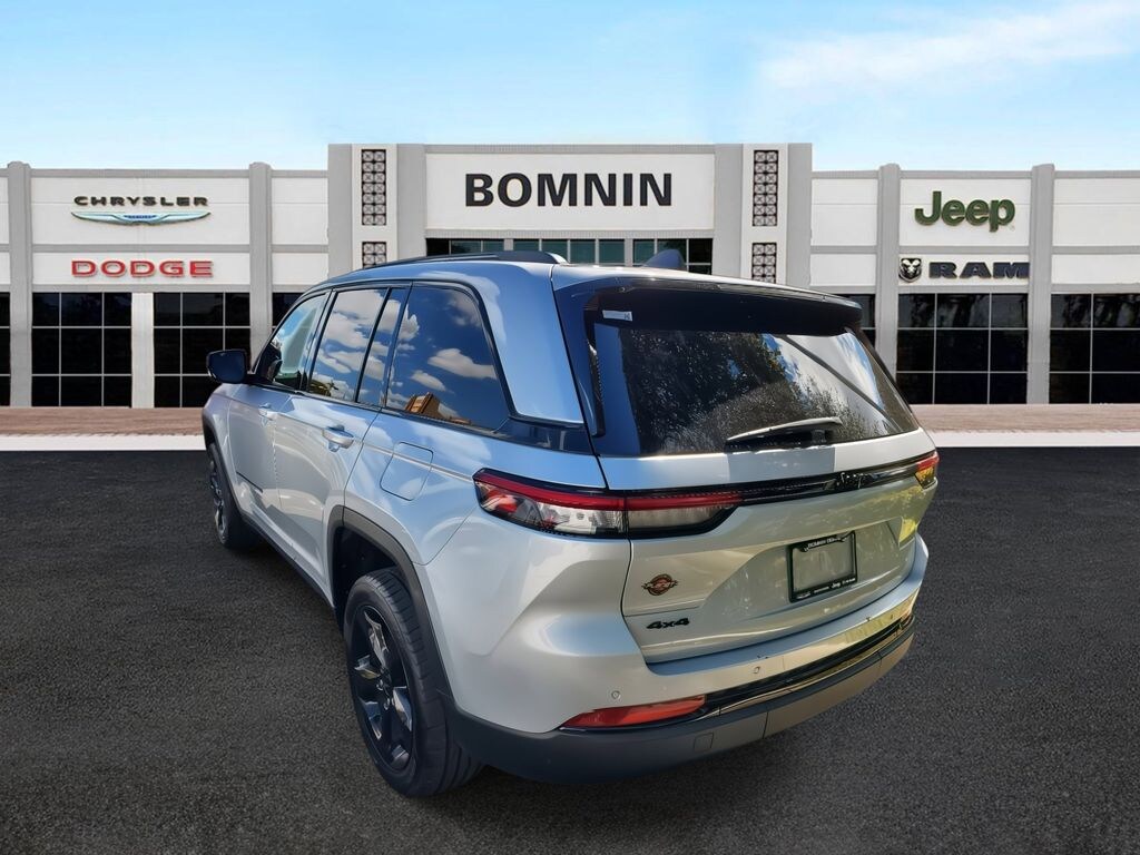 Used 2022 Jeep Grand Cherokee Altitude SUV