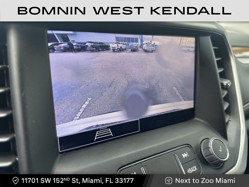 2022 Gmc Acadia SLE photo 2