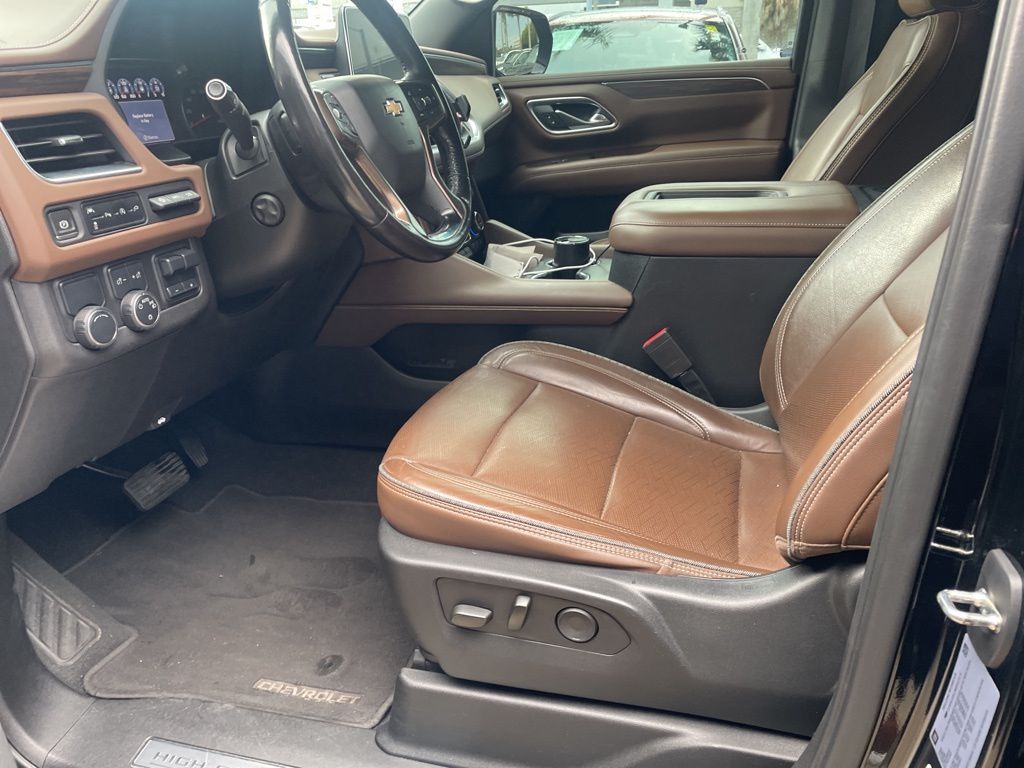 2021 Chevrolet Suburban High Country photo 2