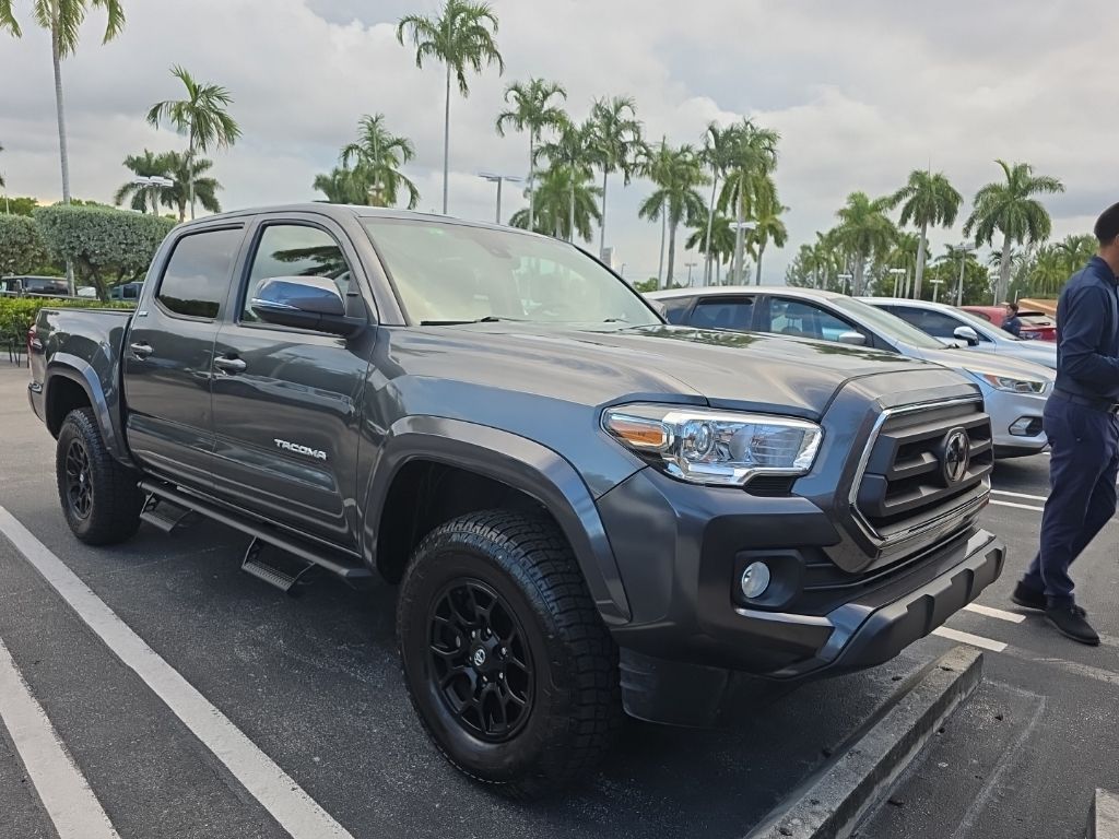 2022 Toyota Tacoma SR5 V6 photo 2