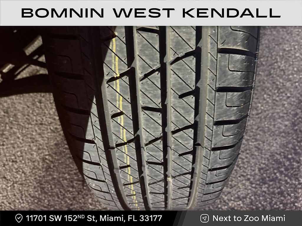 2022 Chevrolet Tahoe LS photo 2