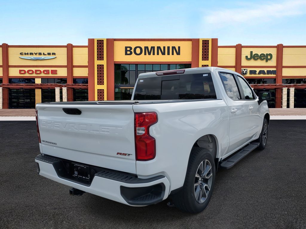 2022 Chevrolet Silverado 1500 RST photo 3