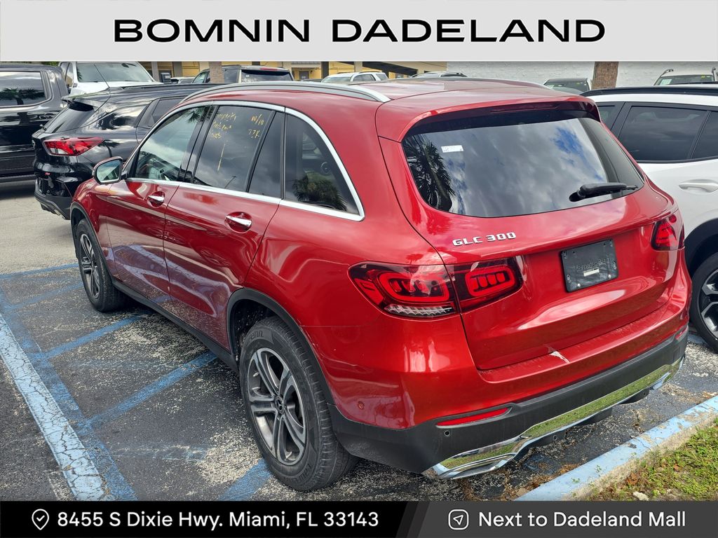 2021 Mercedes Benz GLC 300 photo 3