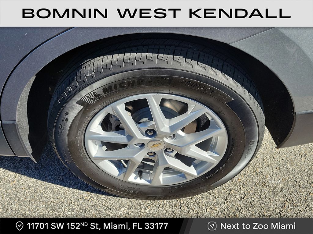 2024 Chevrolet Equinox LS photo 3