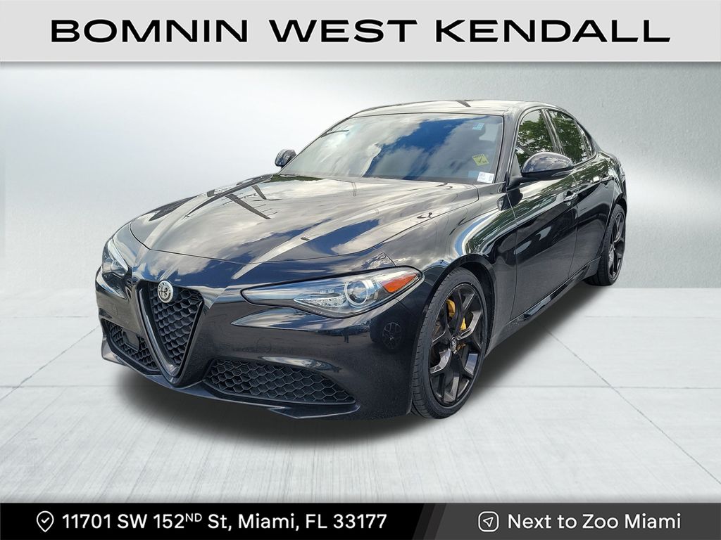 2020 Alfa Romeo Giulia Base photo 2