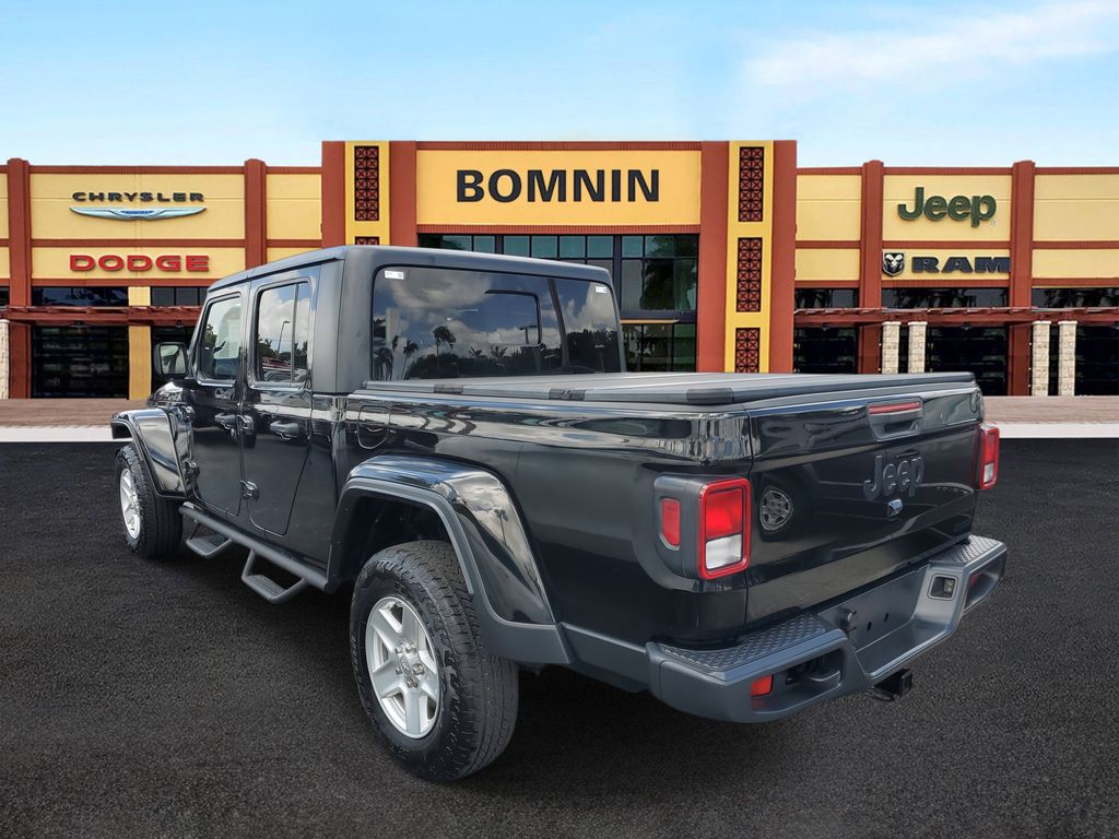 2021 Jeep Gladiator Sport photo 4