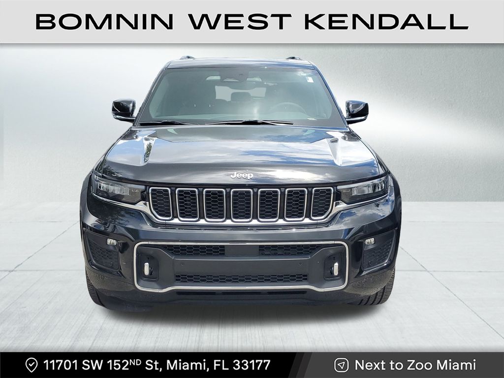 2023 Jeep Grand Cherokee Overland photo 2