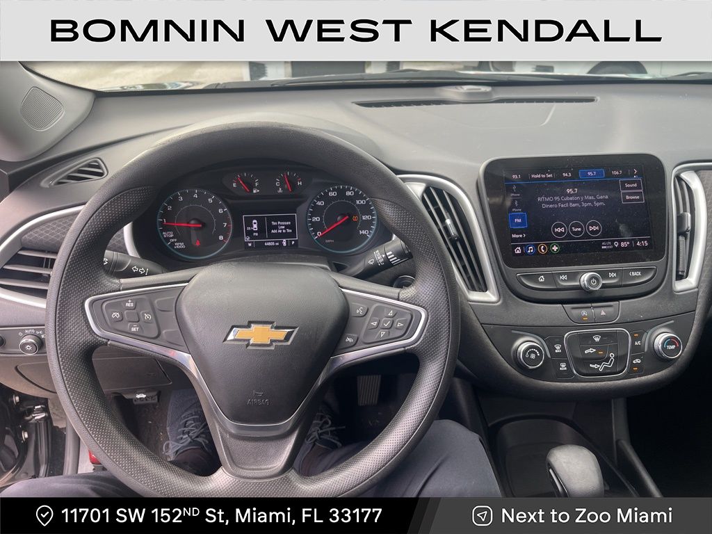 2022 Chevrolet Malibu LS photo 3