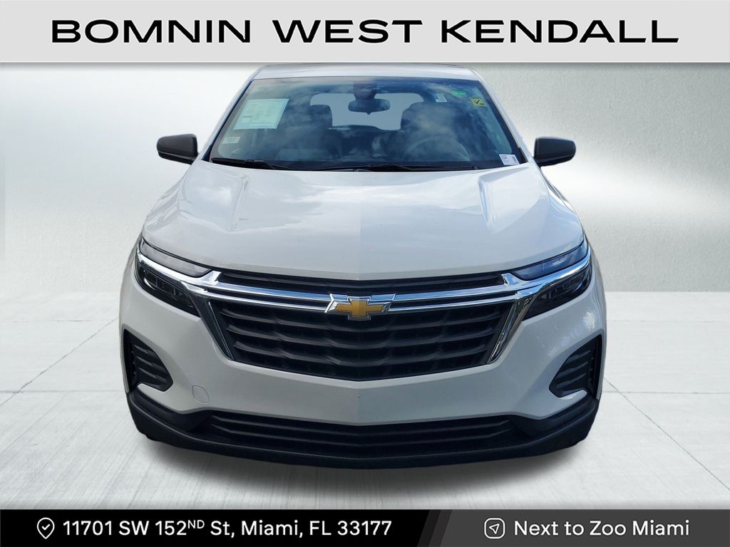 2022 Chevrolet Equinox LS photo 2