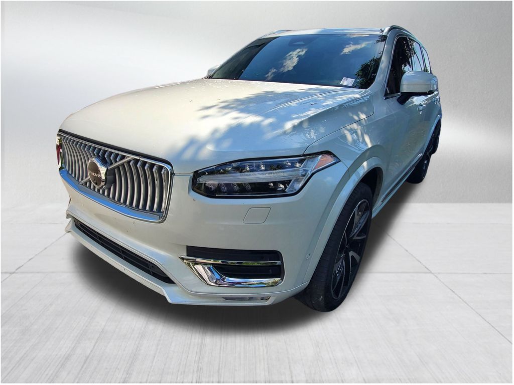2024 Volvo XC90 B5 Plus photo 2
