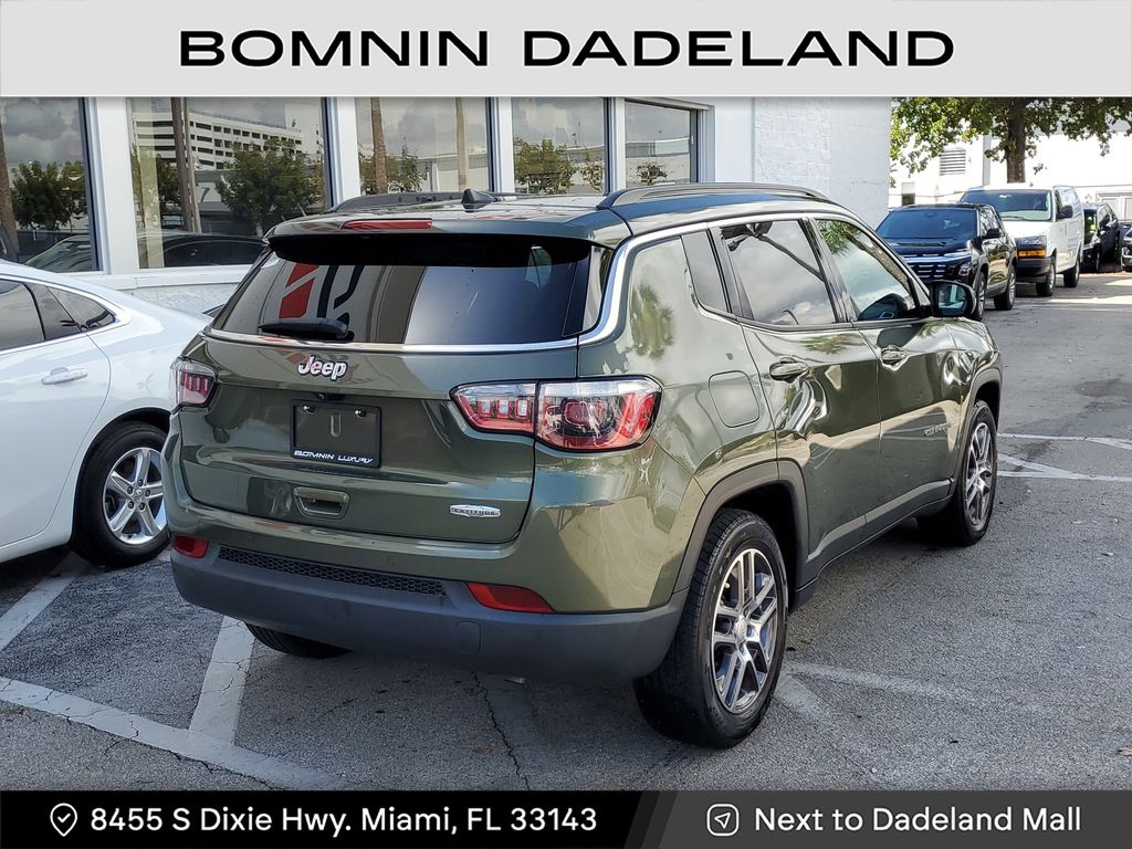 2020 Jeep Compass Latitude photo 3