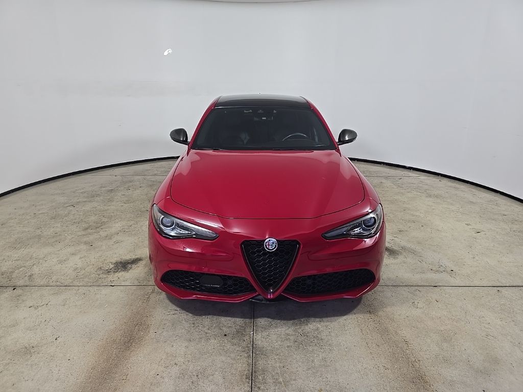 2023 Alfa Romeo Giulia Ti photo 3