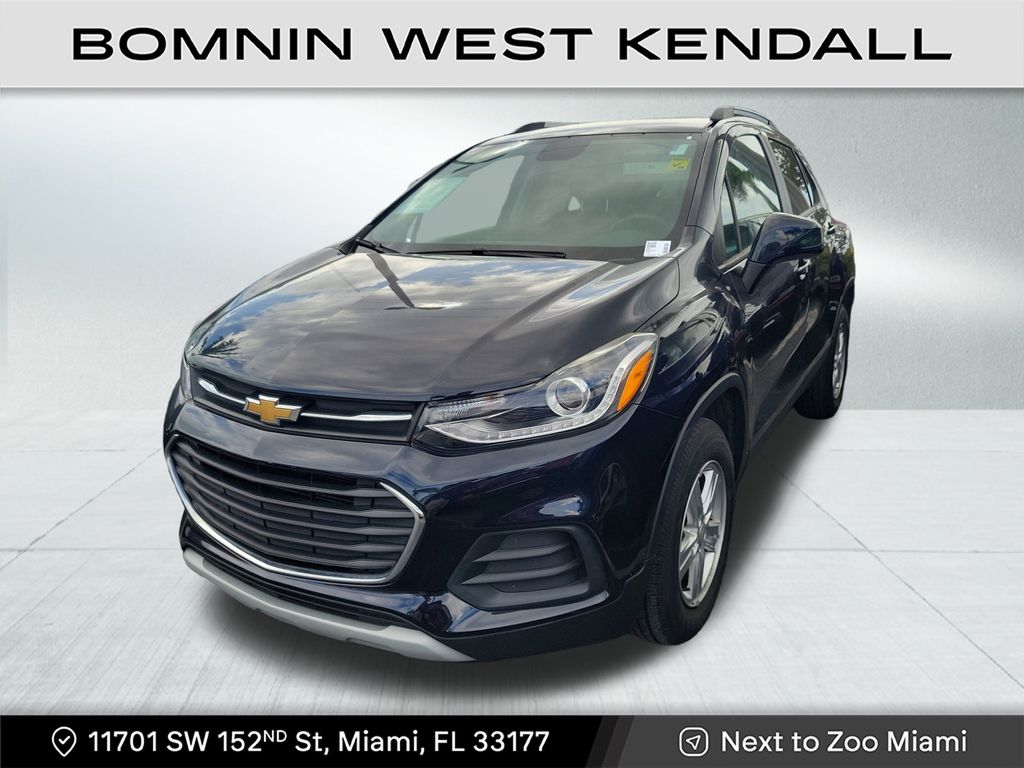 2022 Chevrolet Trax LT photo 2