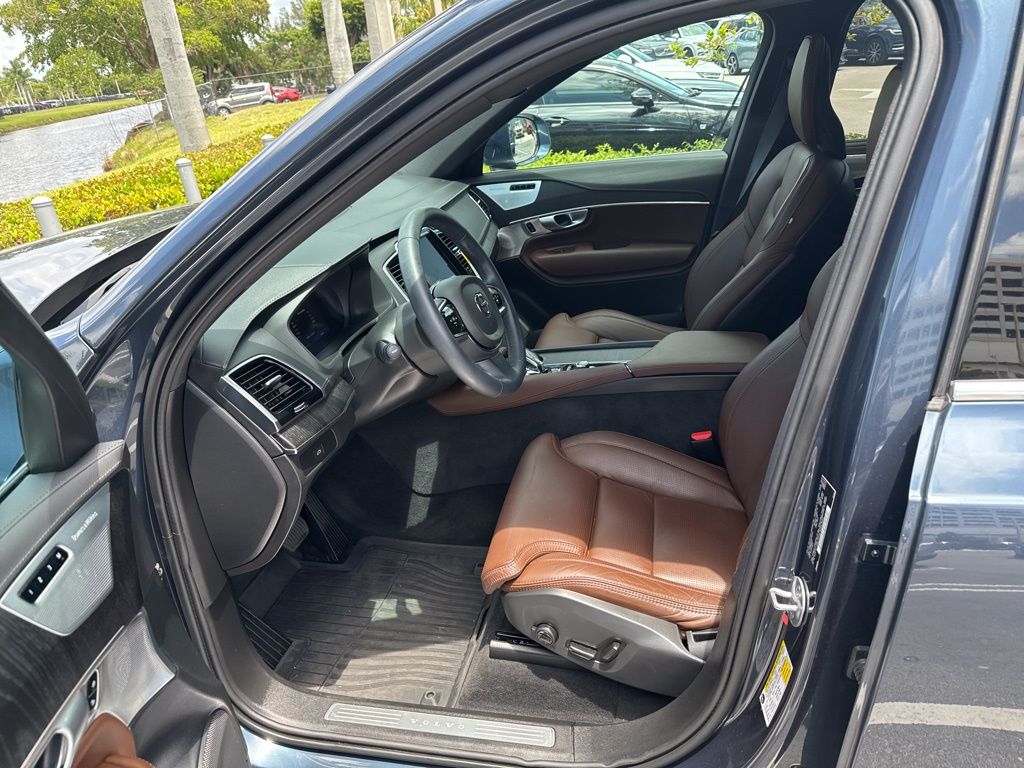 2024 Volvo XC90 Ultimate photo 3