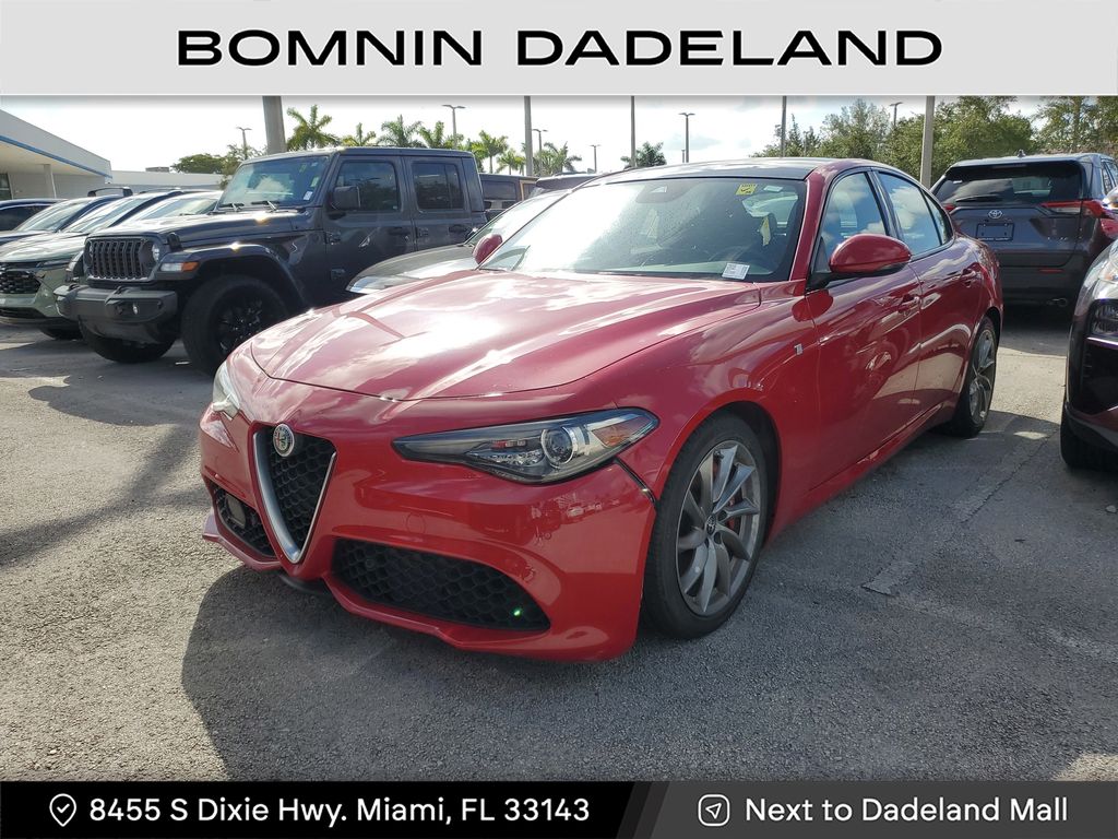 2022 Alfa Romeo Giulia Ti photo 2