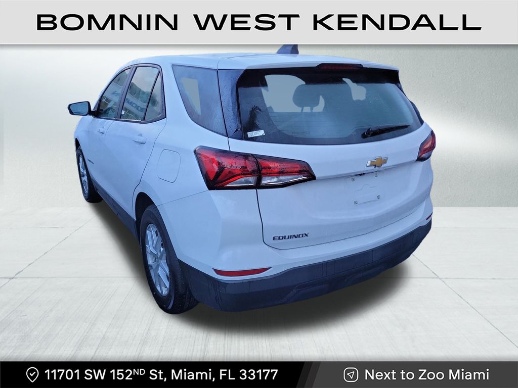 2024 Chevrolet Equinox LS photo 3