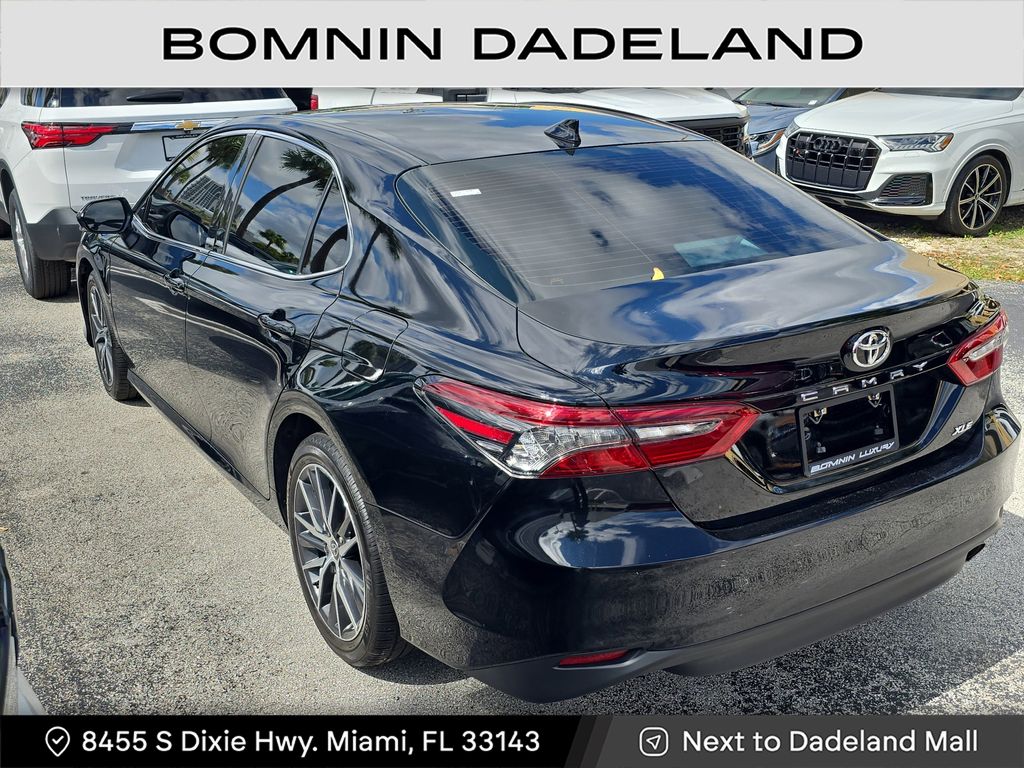 2024 Toyota Camry XLE photo 3
