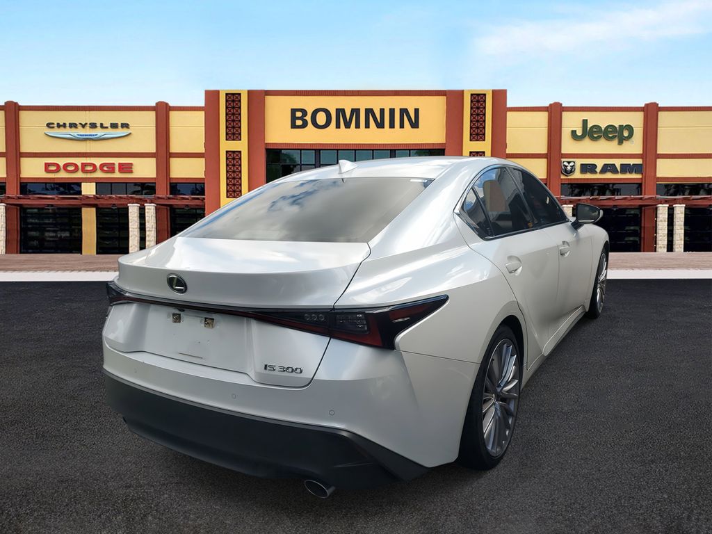 2023 Lexus IS 300 photo 3