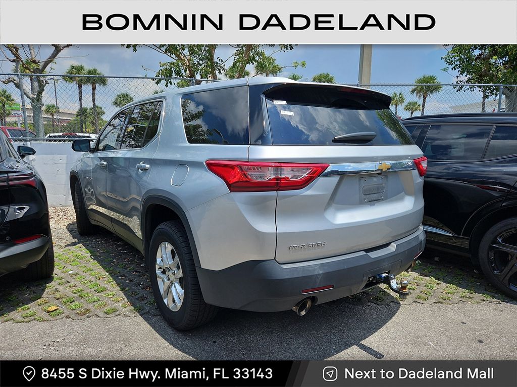 2019 Chevrolet Traverse LS photo 2