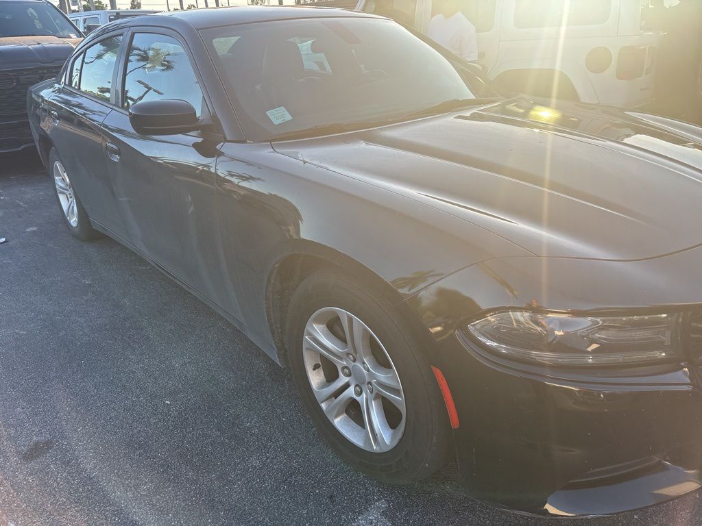 2019 Dodge Charger SXT photo 2