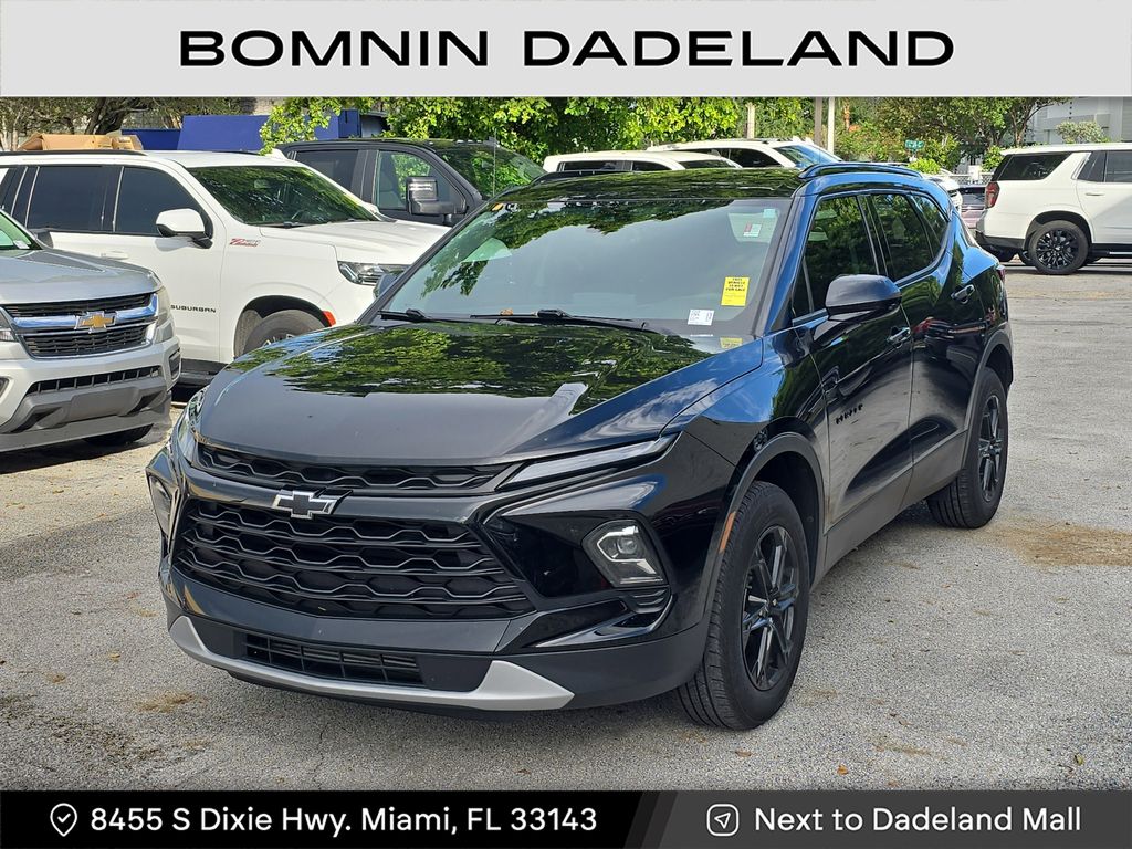 2023 Chevrolet Blazer 2LT photo 2