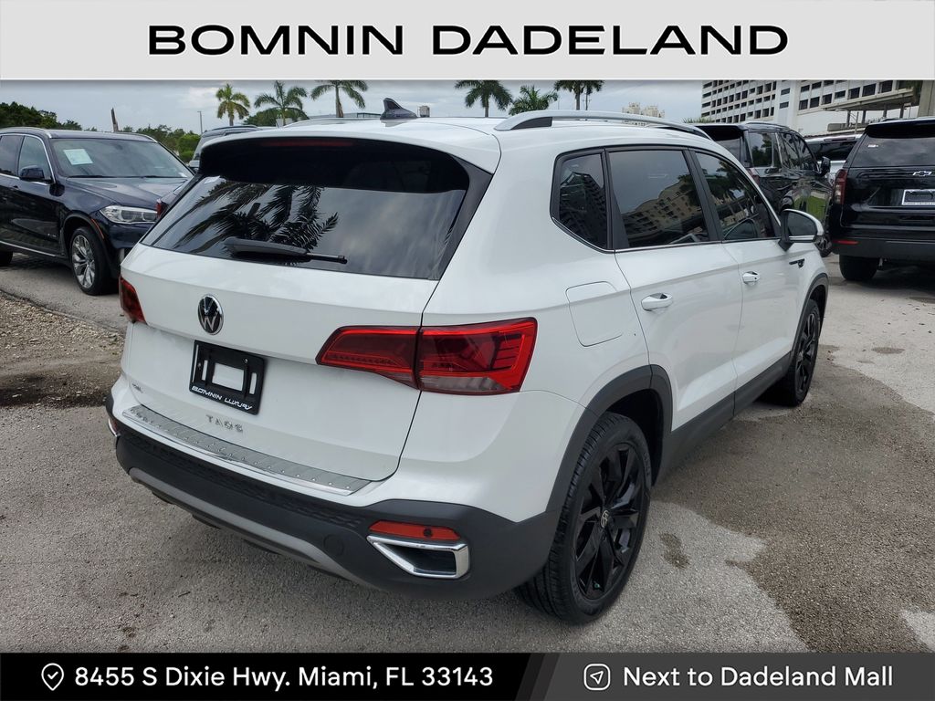 2022 Volkswagen Taos SEL photo 4