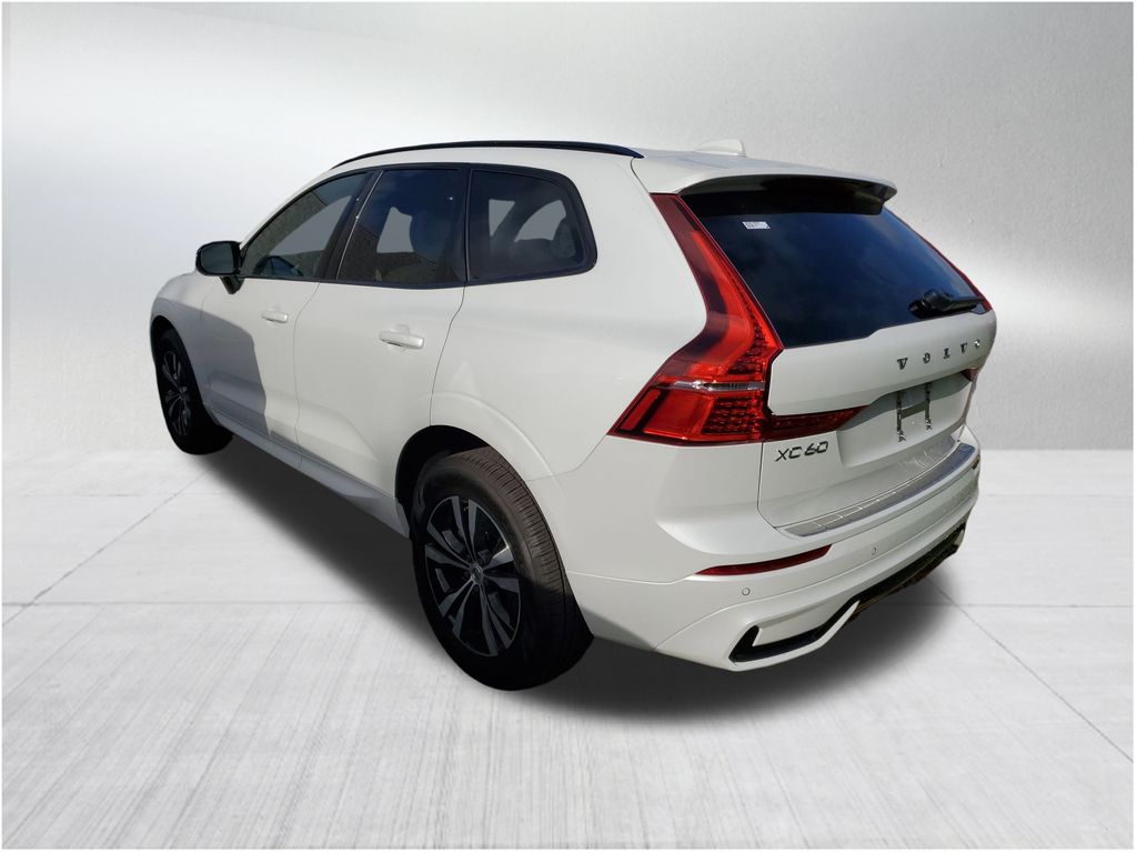 2025 Volvo XC60 B5 Core photo 3