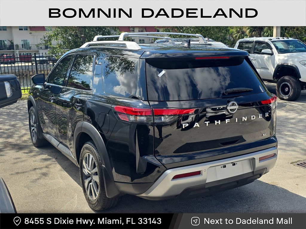 2024 Nissan Pathfinder SL photo 4