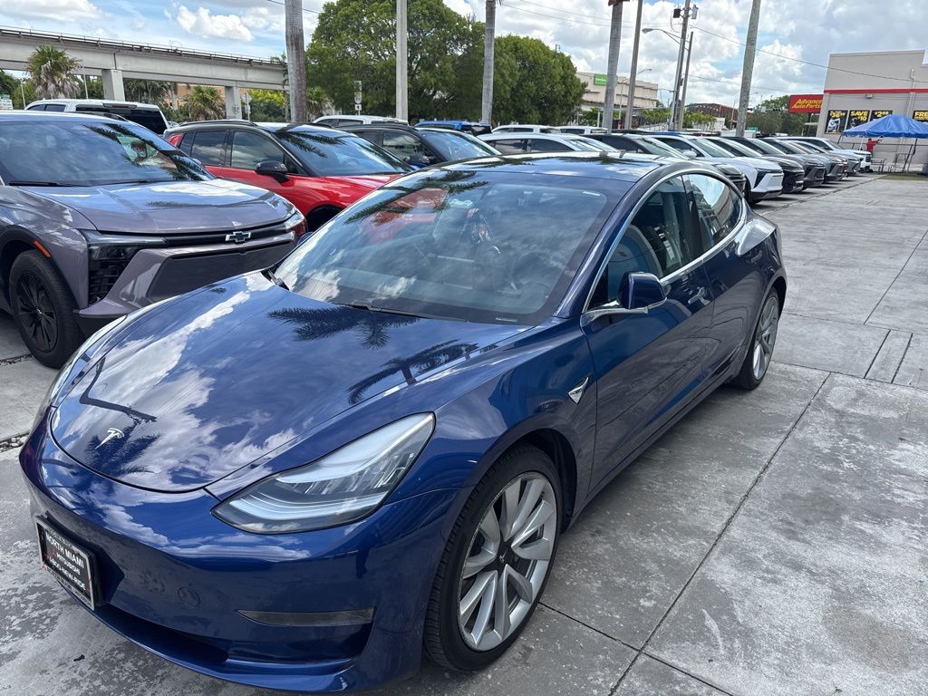 2020 Tesla Model 3 Standard Range Plus photo 2