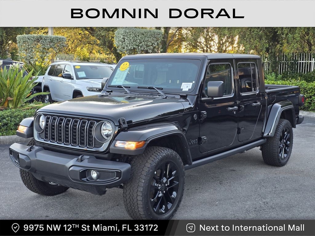 Used 2025 Jeep Gladiator Nighthawk Truck